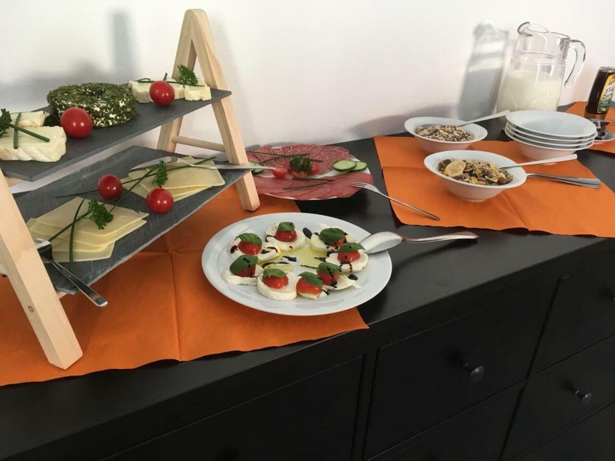 Gut Fischer Pomssen Exteriör bild